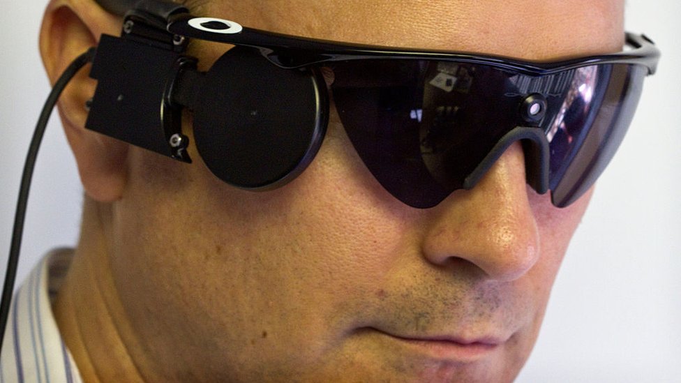 eye-implant-and-smart-glasses-restore-partial-vision-to-the-blind