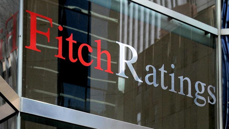 fitch-revises-pakistan-s-outlook-to-negative