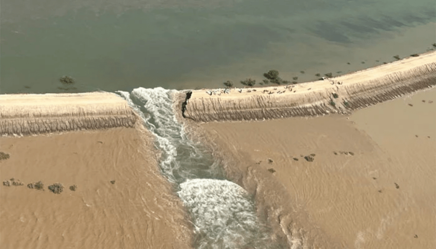 flood-updates-three-swept-away-at-manchhar-lake-as-floodwater-rises-around-mehar-city