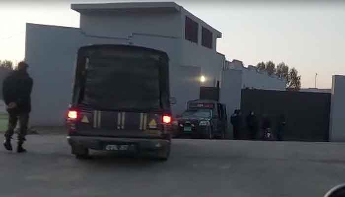 former-punjab-cm-parvez-elahi-s-gujrat-residence-raided
