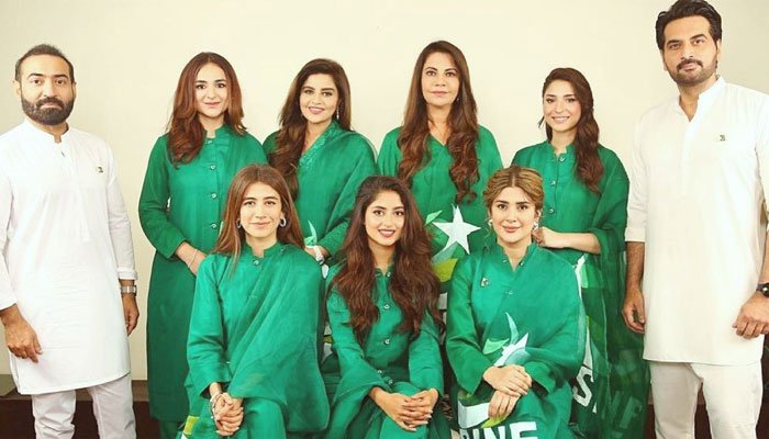 from-sajal-aly-to-syra-yousuf-the-inspirational-cast-of-sinf-e-aahan-showcases-women-of-steel