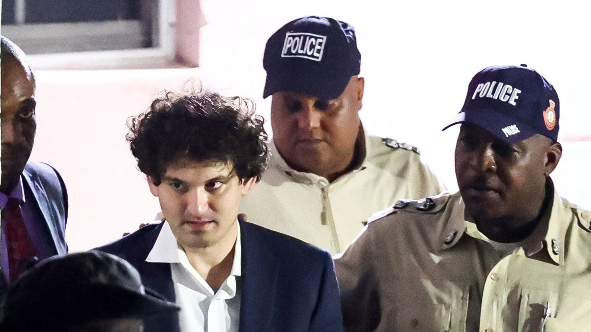 ftx-founder-bankman-fried-in-custody-after-fraud-charges-bail-denied