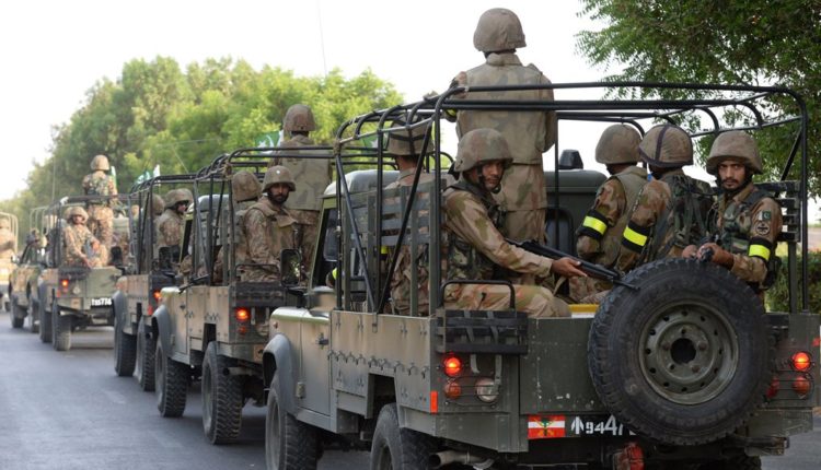 govt-calls-in-pakistan-army-to-help-enforce-covid-sops