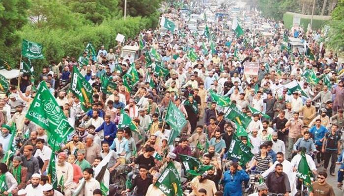govt-sets-free-860-workers-of-banned-tlp