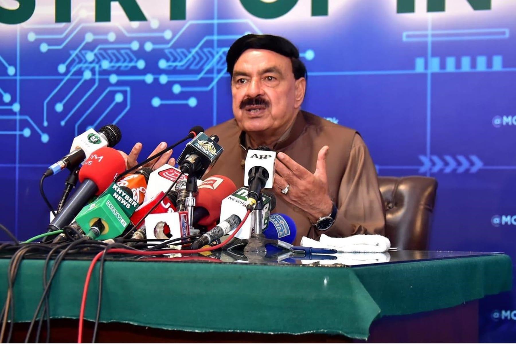 govt-to-deploy-rangers-fc-at-parliament-lodges-says-interior-minister-shiekh-rasheed