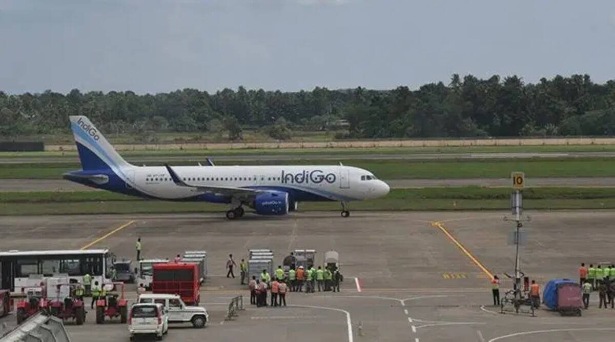 indian-plane-makes-emergency-landing-at-karachi-airport