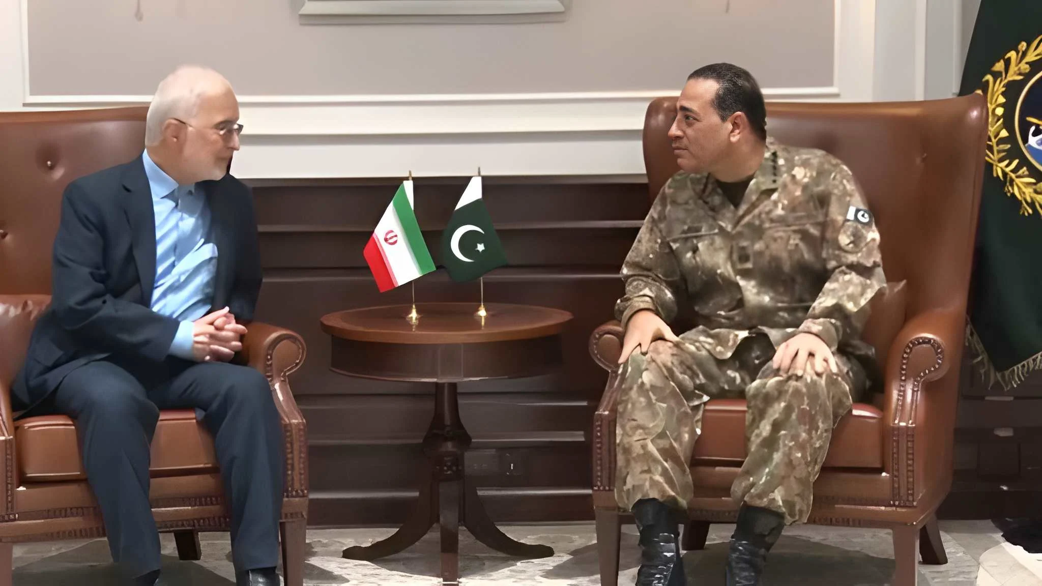 Iranian minister meets Asim Munir at GHQ