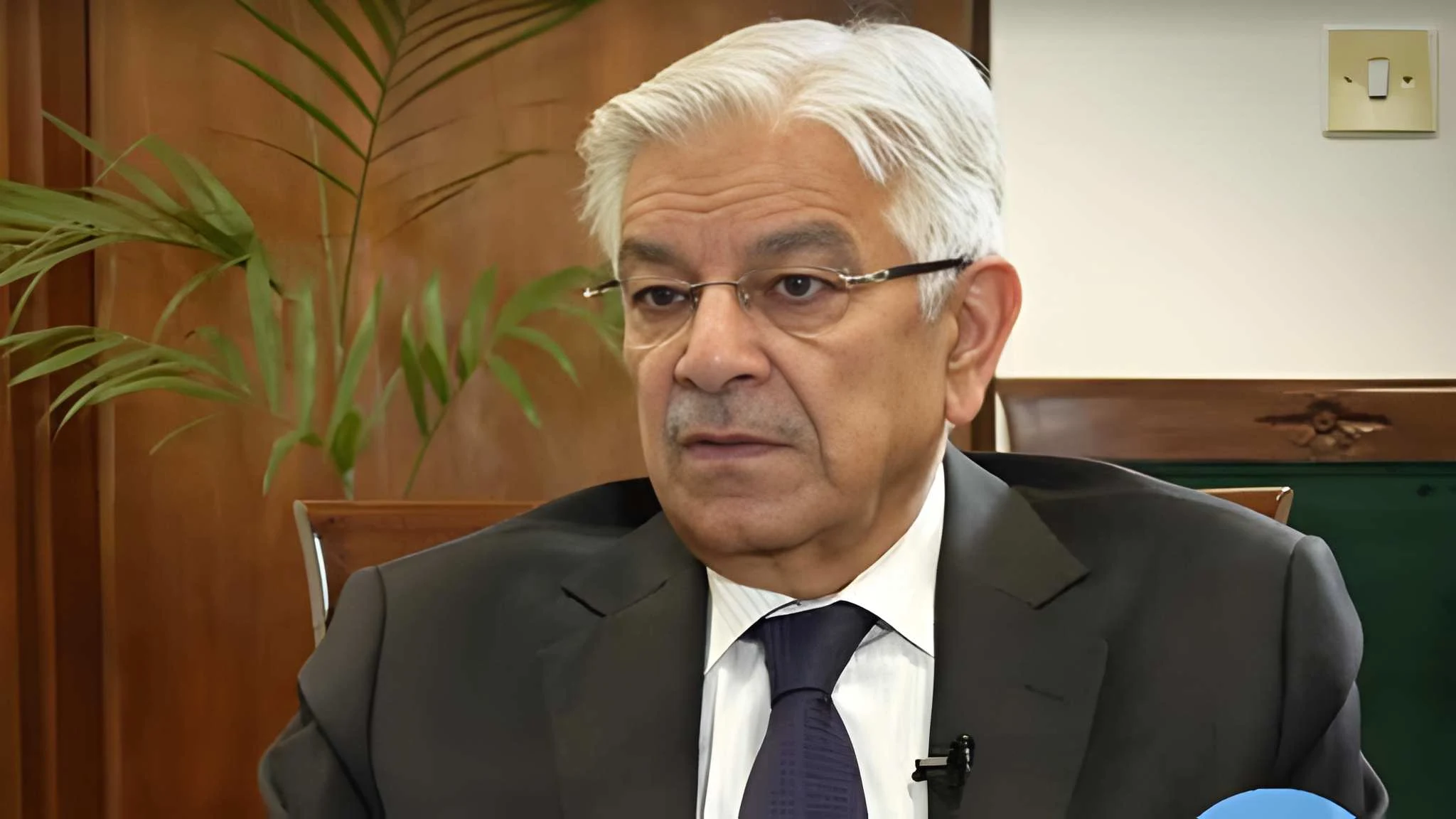 Khawaja Asif Says Makkah Defence Pact Could Be Activated After Houthi Attacks