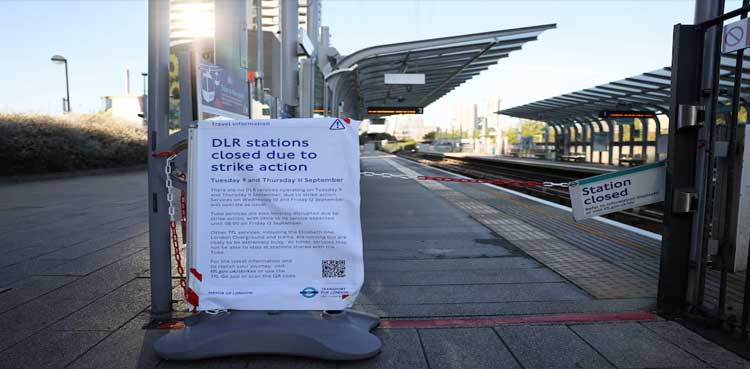 london-commuters-turn-to-bikes-and-boats-as-tube-strike-enters-second-day