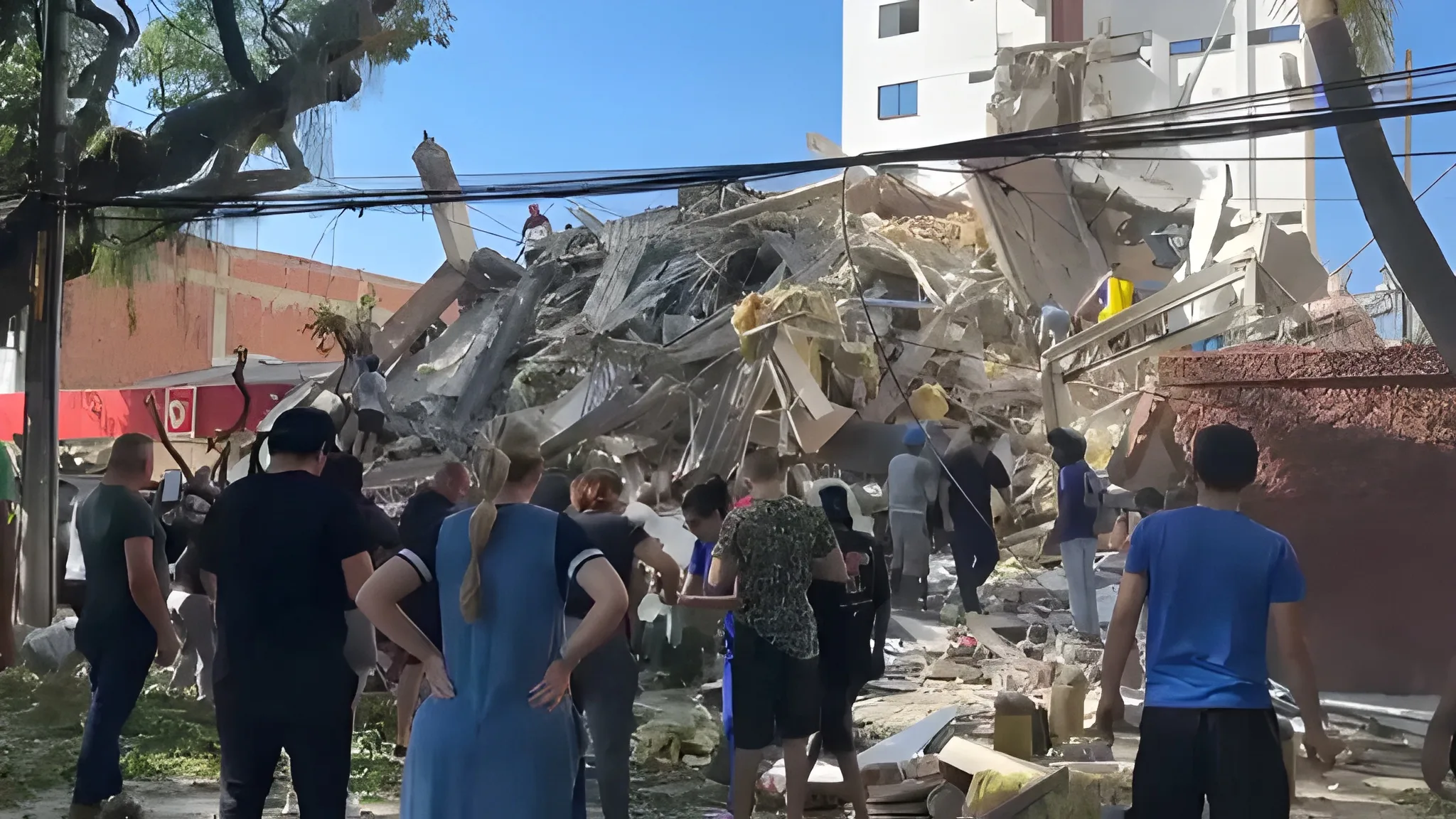 More than 100 killed after powerful earthquake hits western Colombia