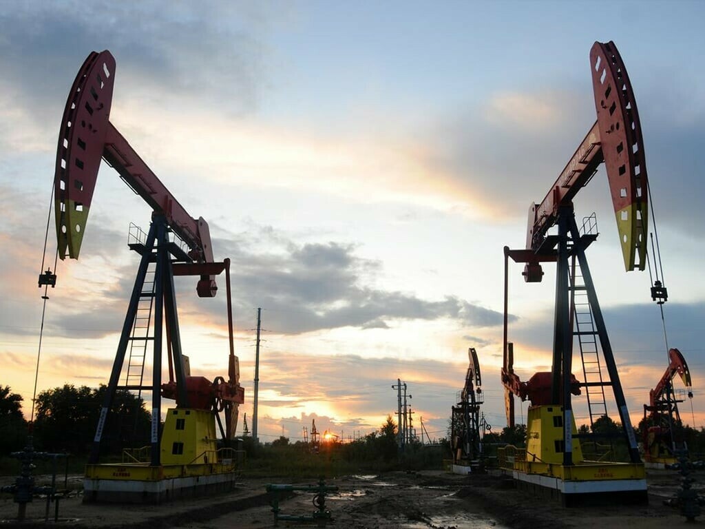 oil-prices-fall-as-market-weighs-mixed-supply-signals