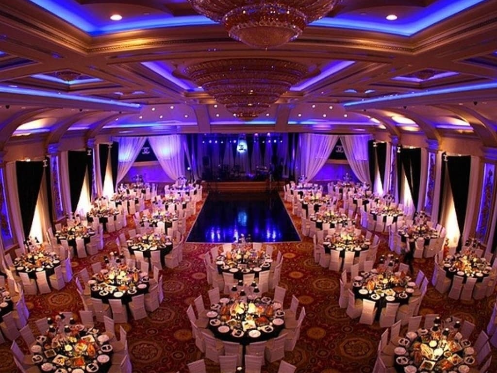 owners-announce-reopening-of-wedding-halls-in-karachi