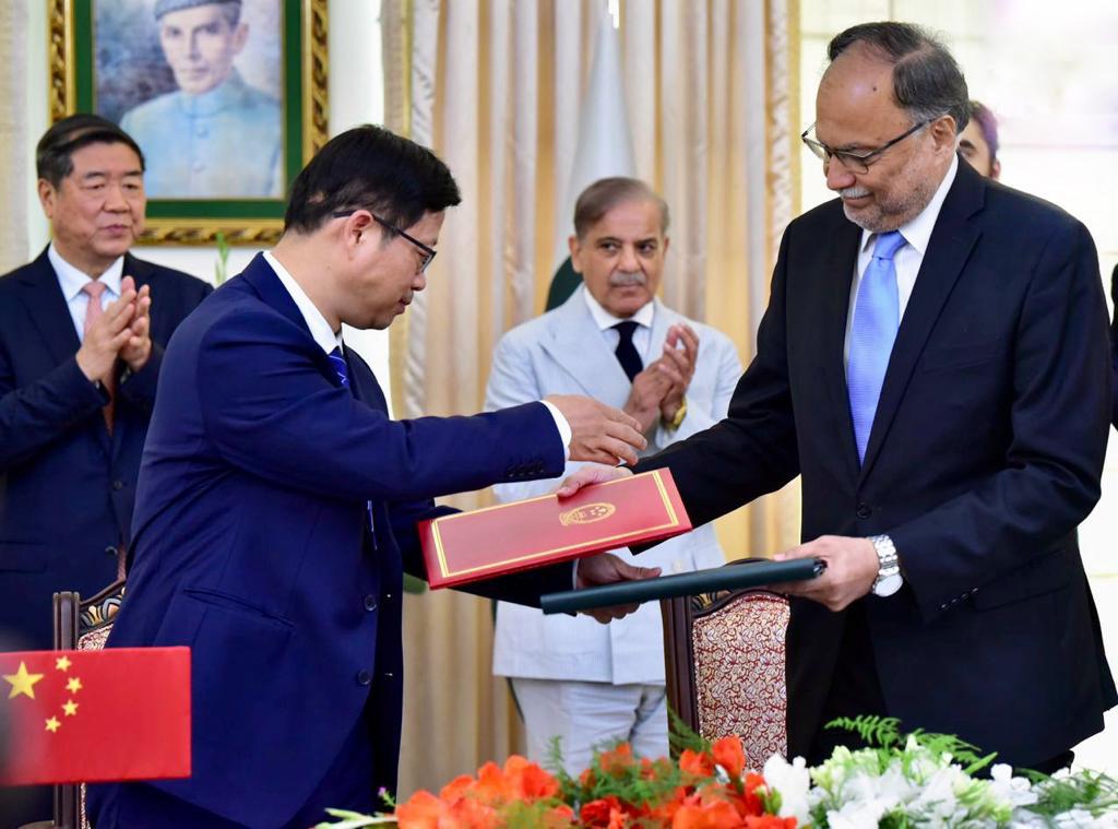 pakistan-china-sign-agreements-to-promote-bilateral-ties