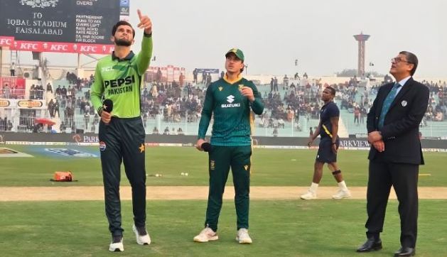 pakistan-decide-to-bowl-first-against-south-africa-in-opening-odi