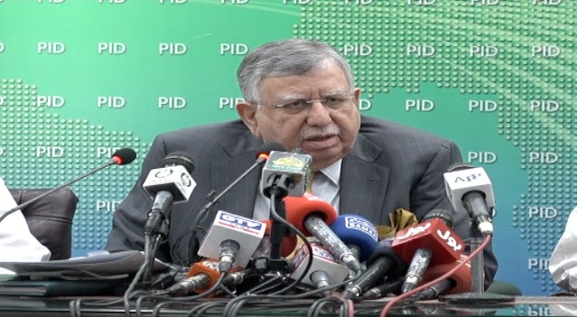 pakistan-to-increase-development-spending-by-38-says-finance-minister