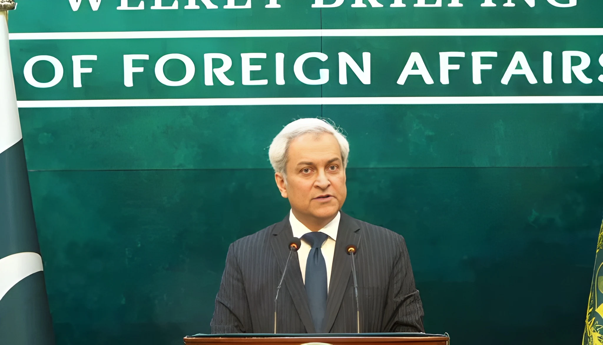 Pakistan urges US-Iran talks to resume