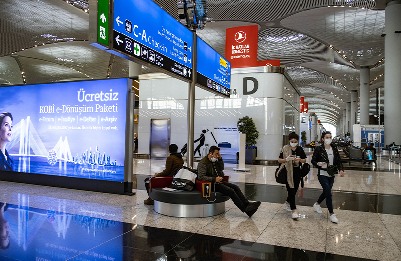 pakistanis-briefly-stranded-at-istanbul-airport-due-to-new-covid-19-restrictions