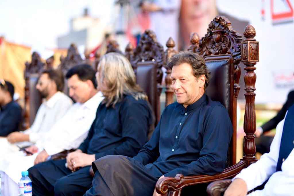 pm-imran-khan-promises-referendum-for-kashmir-if-it-wishes-to-be-independent