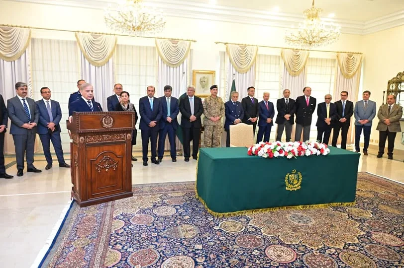 PM Shahbaz Shairf: Arif Habib Consortium to Lead PIA to Growth and Revival