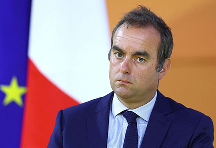 political-turmoil-in-paris-as-french-pm-quits-after-just-26-days
