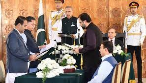 president-alvi-administers-oath-to-four-new-cabinet-members