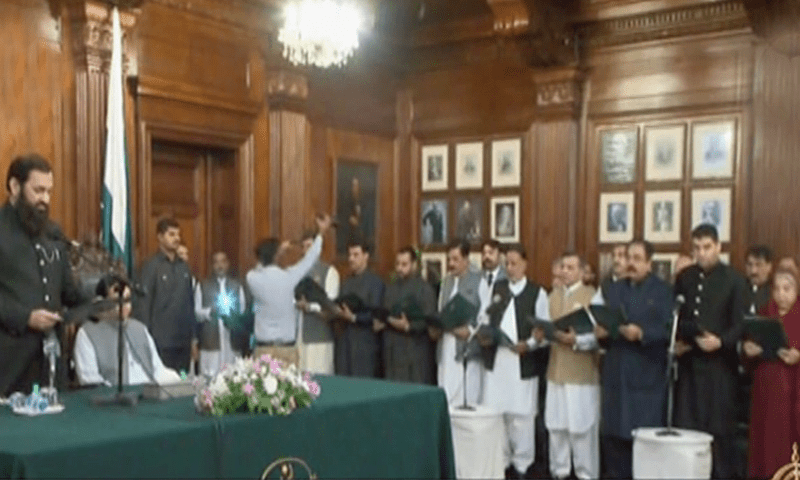 punjab-governor-administers-oath-to-21-member-provincial-cabinet
