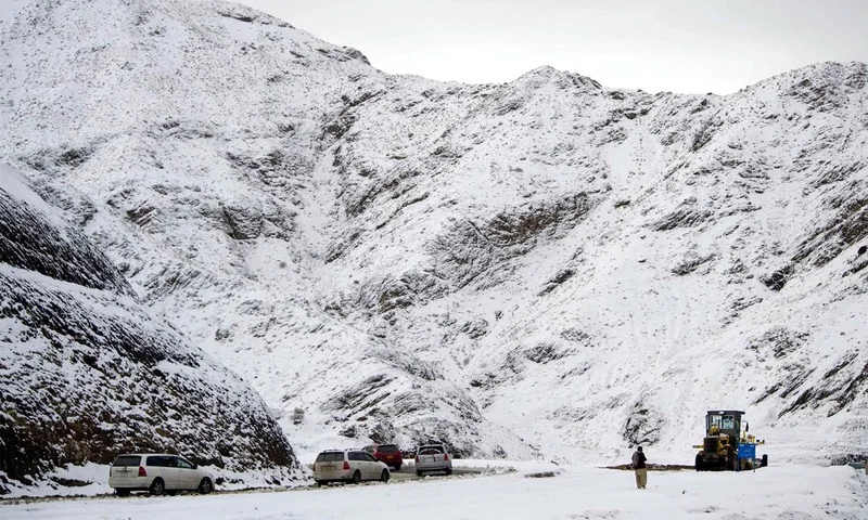 Quetta, Chaman Receive First Snowfall of Winter
