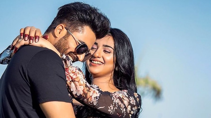 sarah-khan-hints-at-surprise-for-fans-on-wedding-anniversary
