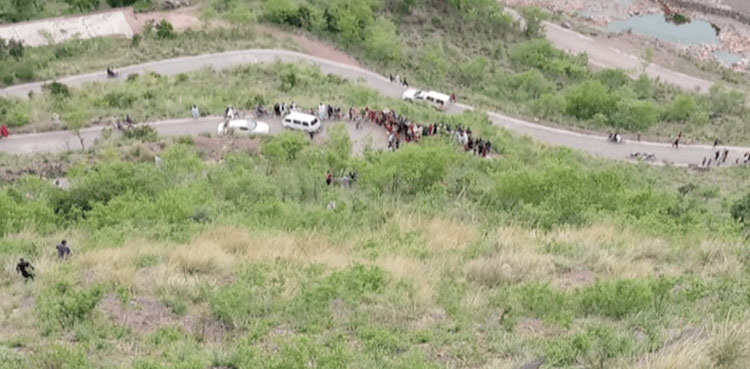 six-killed-as-car-falls-into-ditch-in-azad-kashmir