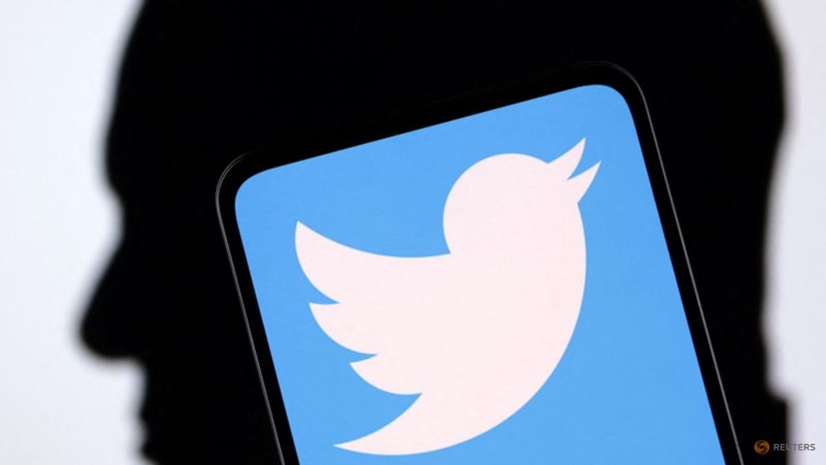twitter-hacked-200-million-user-email-addresses-leaked-researcher