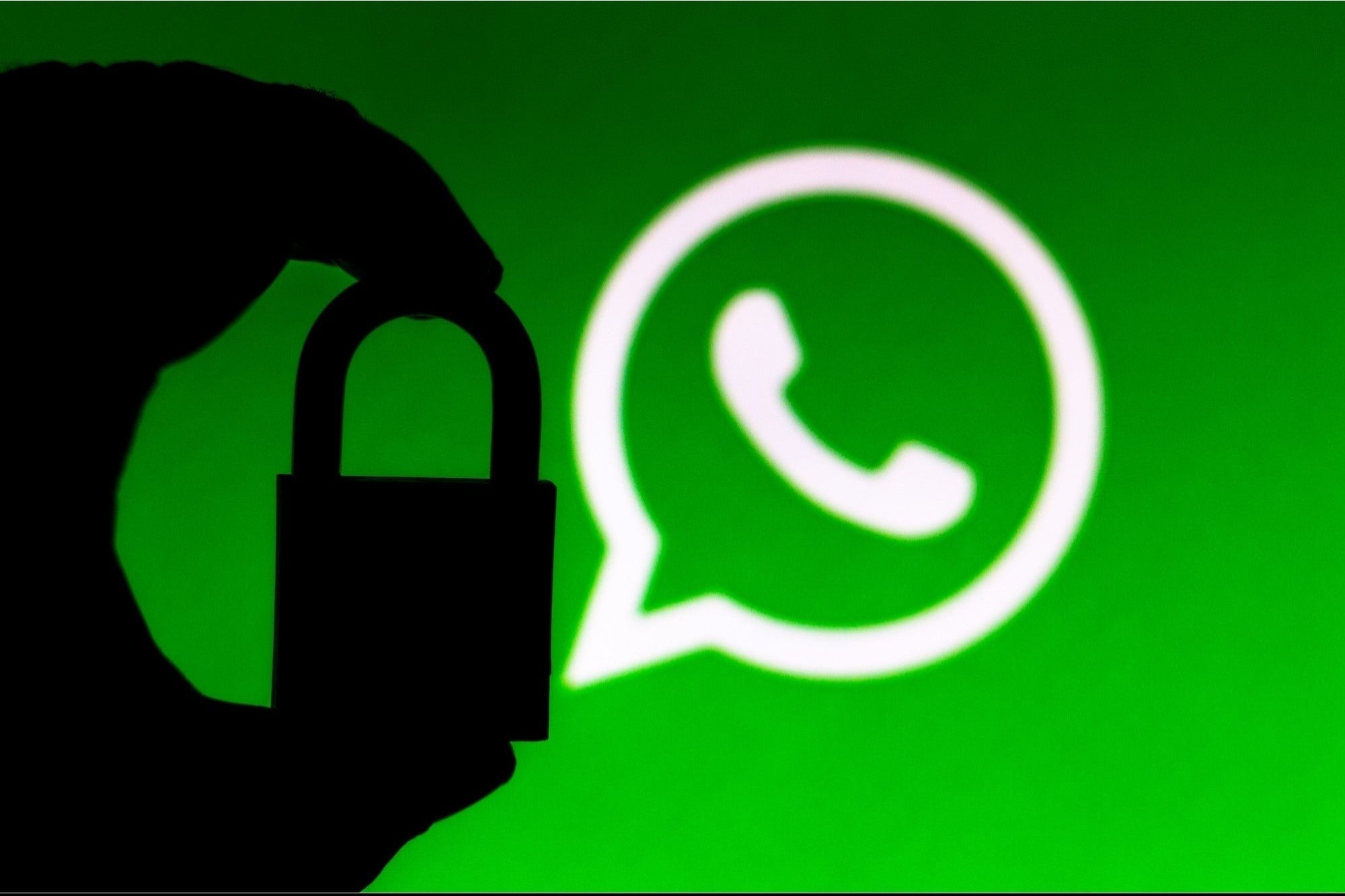whatsapp-users-can-now-read-deleted-messages-download-status
