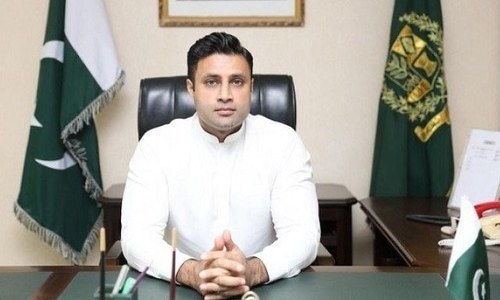 zulfi-bukhari-resigns-as-pm-s-aide-after-corruption-inquiry-divulges-his-name
