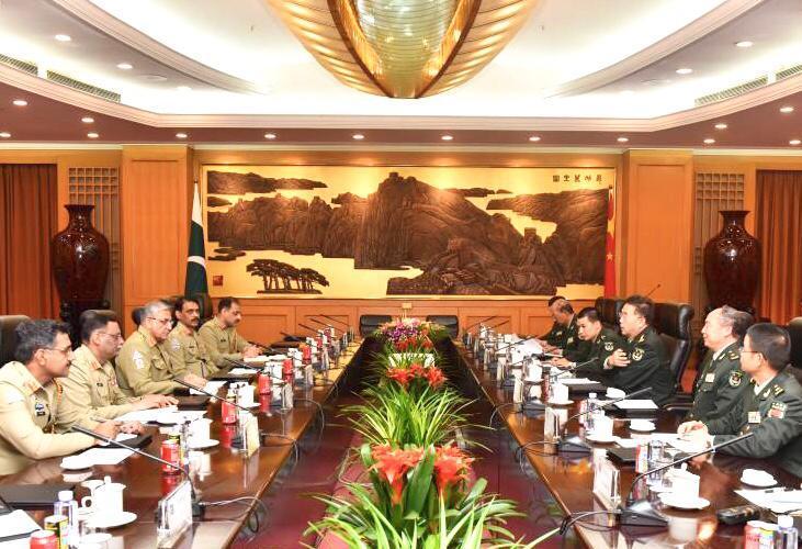 chinese-peoples-liberation-army-commander-calls-on-coas-qamar-bajwa