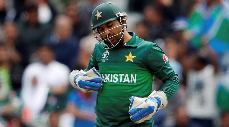 skipper-sarfraz-ahmed-reprimands-players-over-dismal-performance