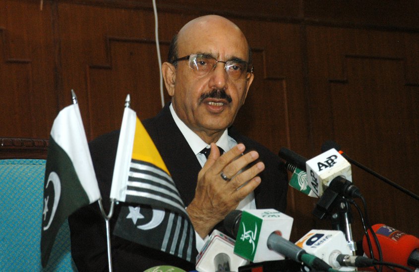 hospitals-have-turned-into-graveyards-in-occupied-kashmir-ajk-president