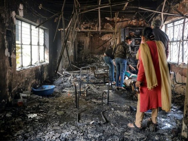 sporadic-violence-in-delhi-as-death-toll-hits-32