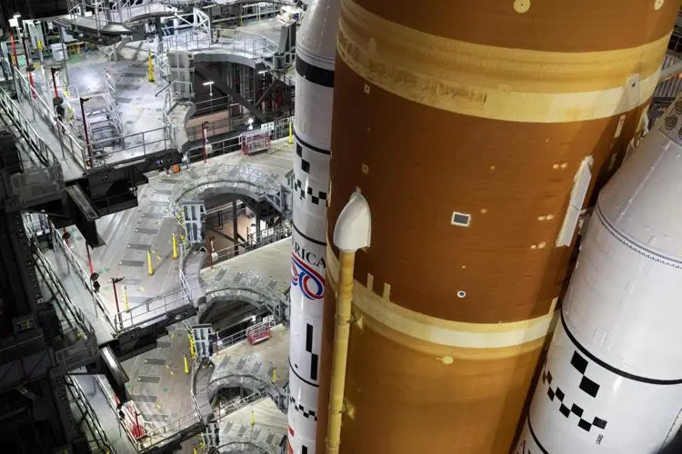 a-fresh-issue-casts-doubt-on-the-upcoming-moon-mission-for-four-astronauts