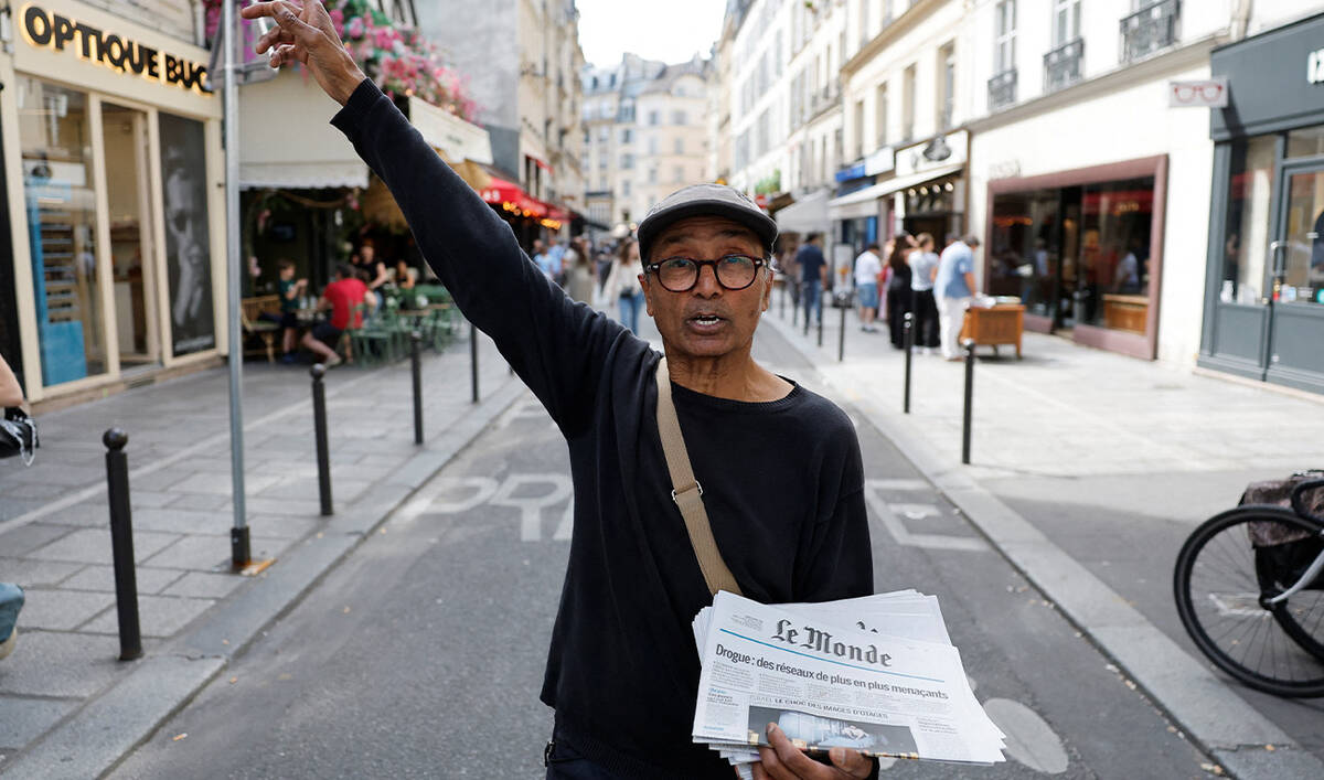 ali-akbar-keeps-print-tradition-alive-on-paris-streets