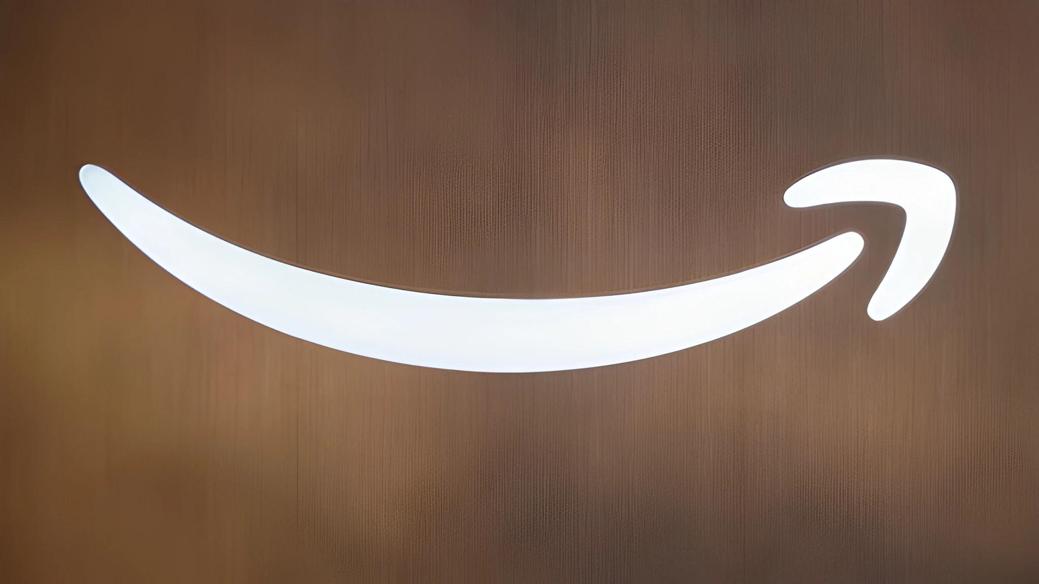 amazon-raises-minimum-hourly-pay-to-20-for-us-operations-workers