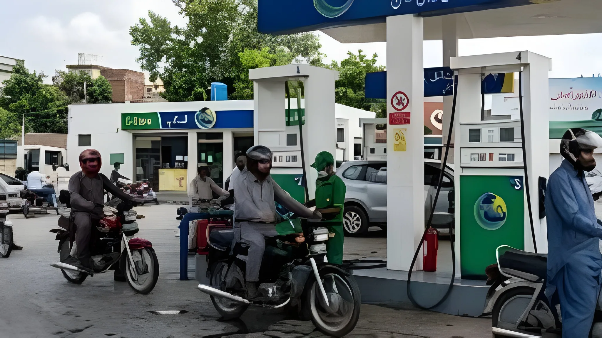 another-blow-for-motorists-as-ogra-hikes-petrol-diesel-prices