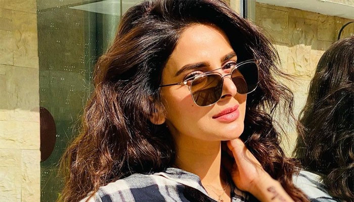 chingariyan-saba-qamar-celebrates-birthday-with-the-release-of-music-video