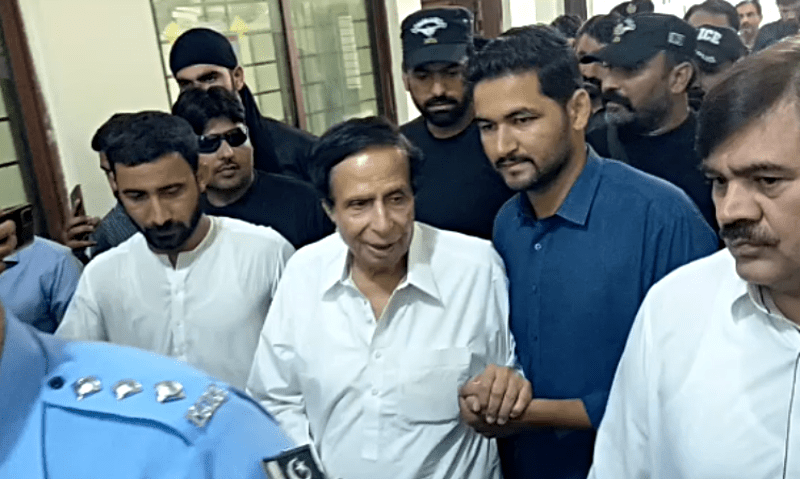 elahi-among-pti-candidates-allowed-by-sc-to-contest-feb-8-polls