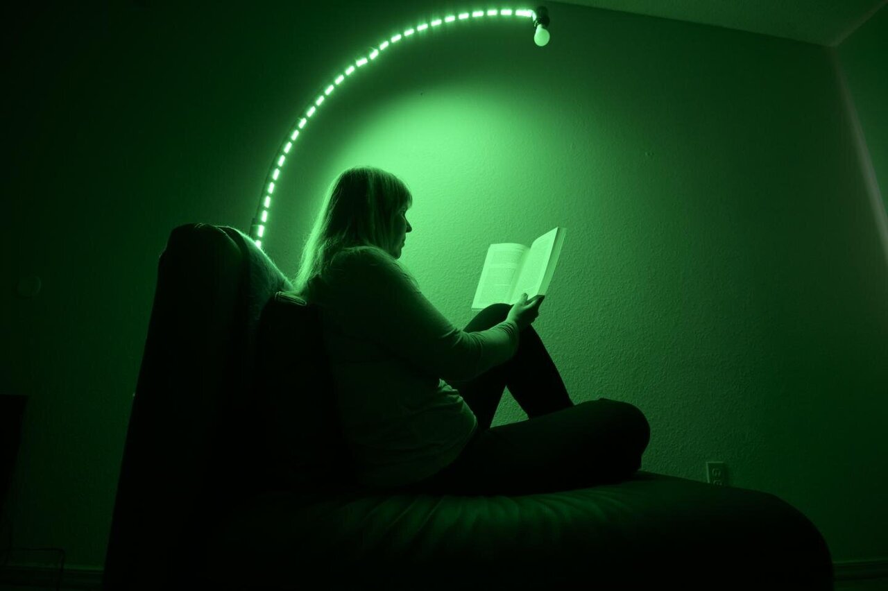 exposure-to-green-light-reduces-migraine-research-reveals