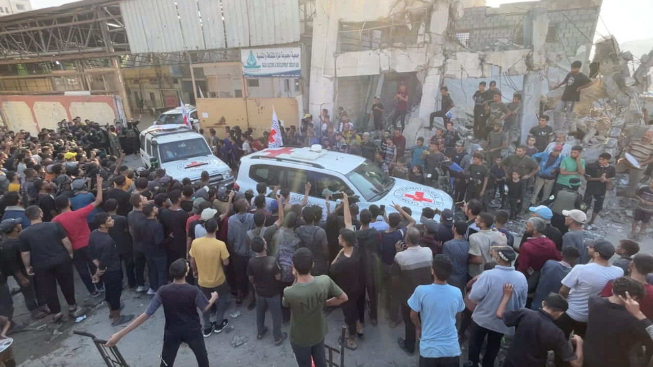 first-phase-of-gaza-peace-begins-with-release-of-7-israeli-hostages
