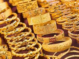 gold-price-falls-by-rs2800-per-tola-in-pakistan