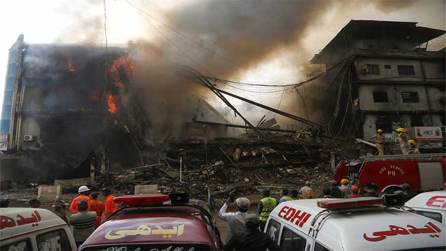 gul-plaza-inferno-doused-death-toll-rises-to-14-as-search-continues