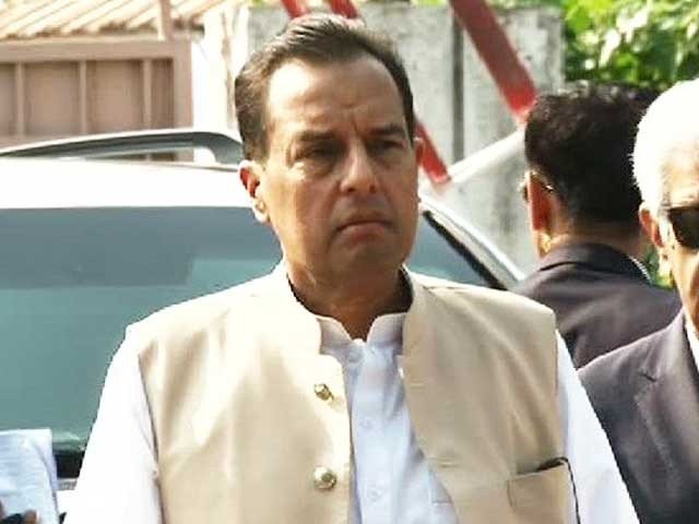 lhc-restrains-nab-from-arresting-capt-safdar