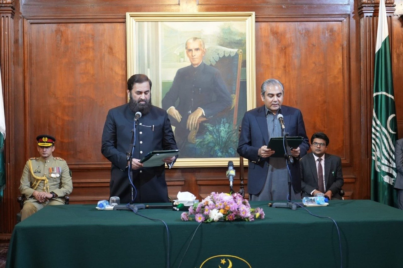 mohsin-naqvi-takes-oath-as-caretaker-punjab-cm