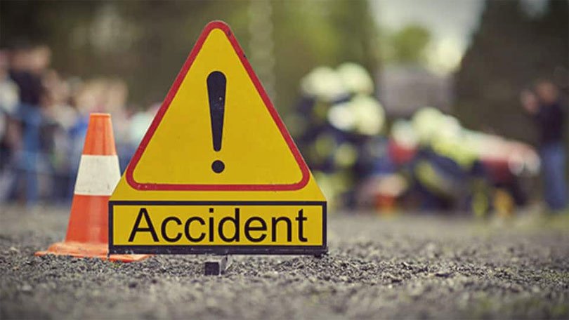 othal-accident-bus-and-truck-collide-leaving-6-dead