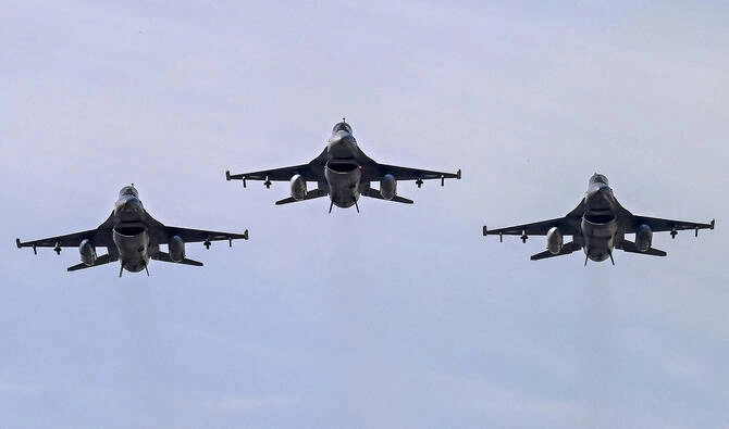 pakistan-air-force-holds-golden-eagle-military-exercise